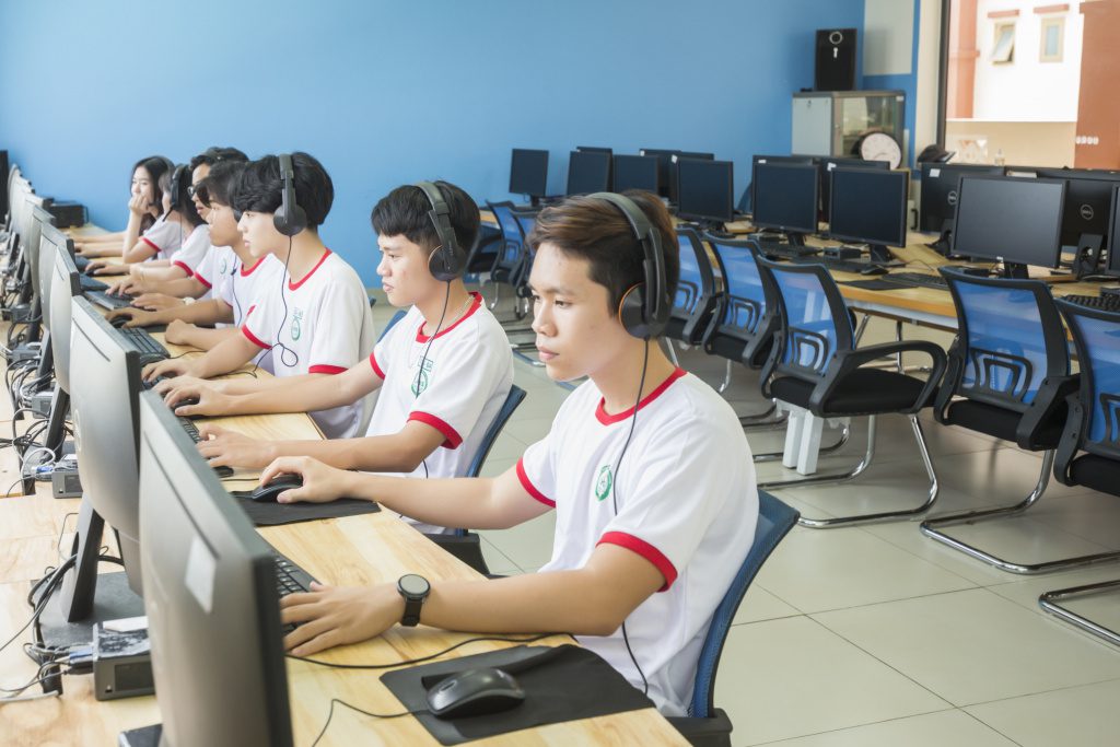 Phòng Máy tính trường Song ngữ Lạc Hồng