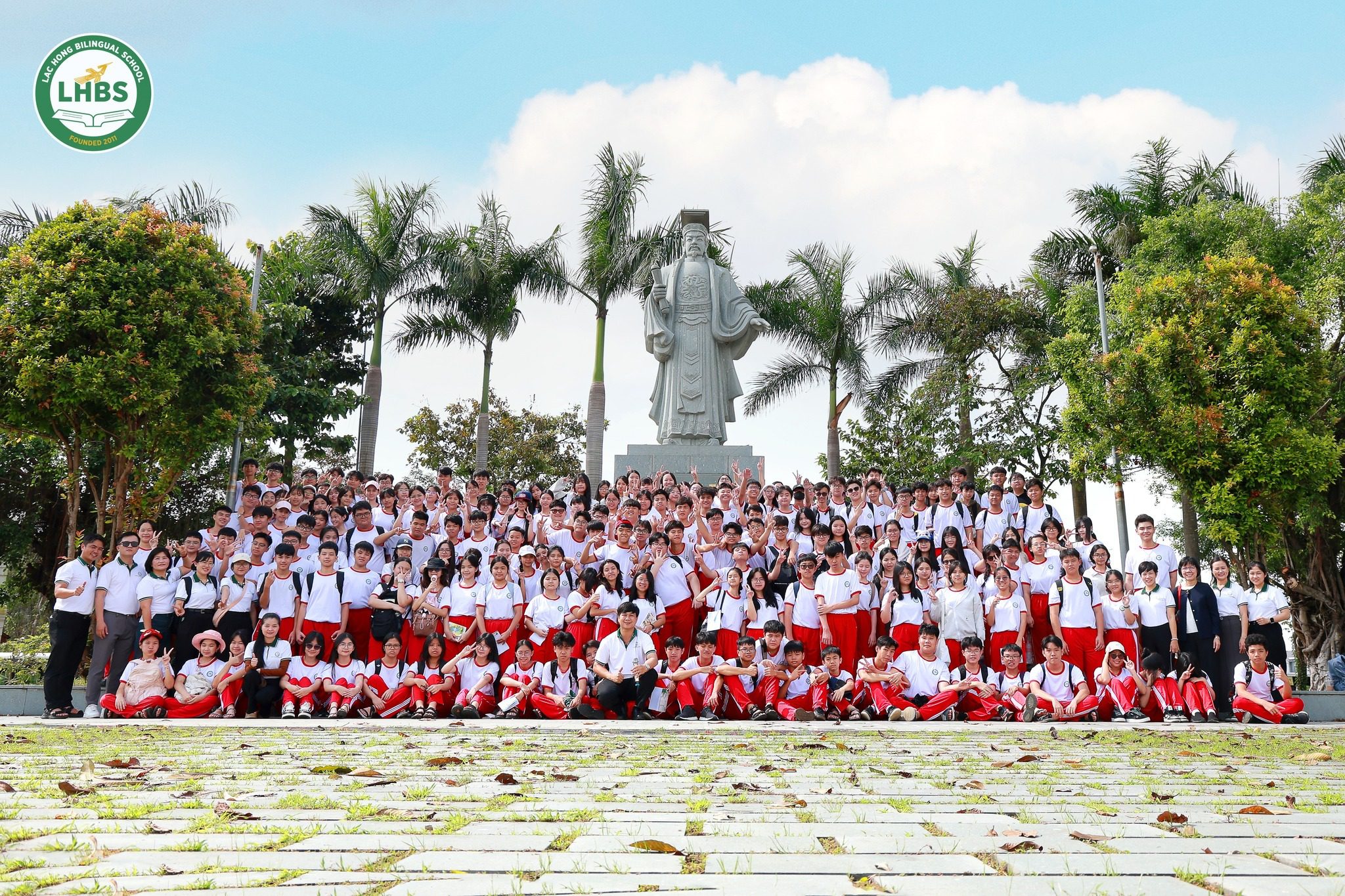 Học sinh khối 9 Trường Song ngữ Lạc Hồng trong hoạt động giáo dục địa phương khám phá lịch sử Đồng Nai