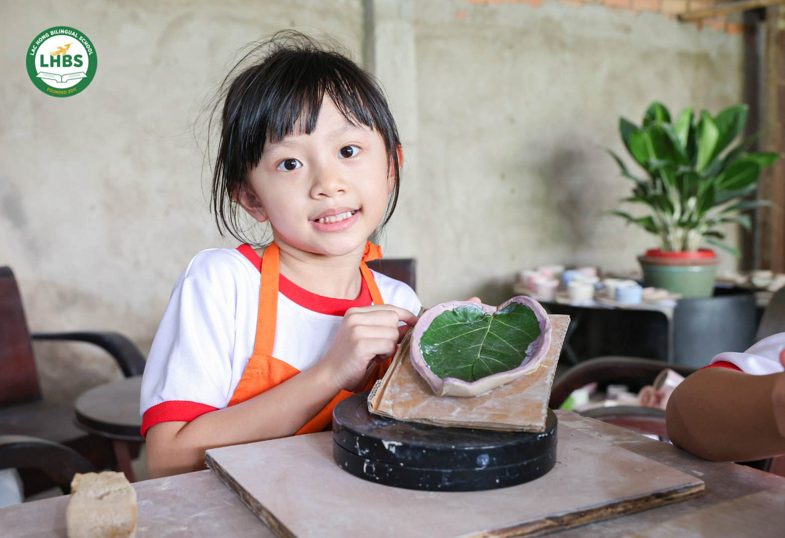 Sản phẩm gốm sáng tạo của học sinh Tiểu học Song ngữ Lạc Hồng