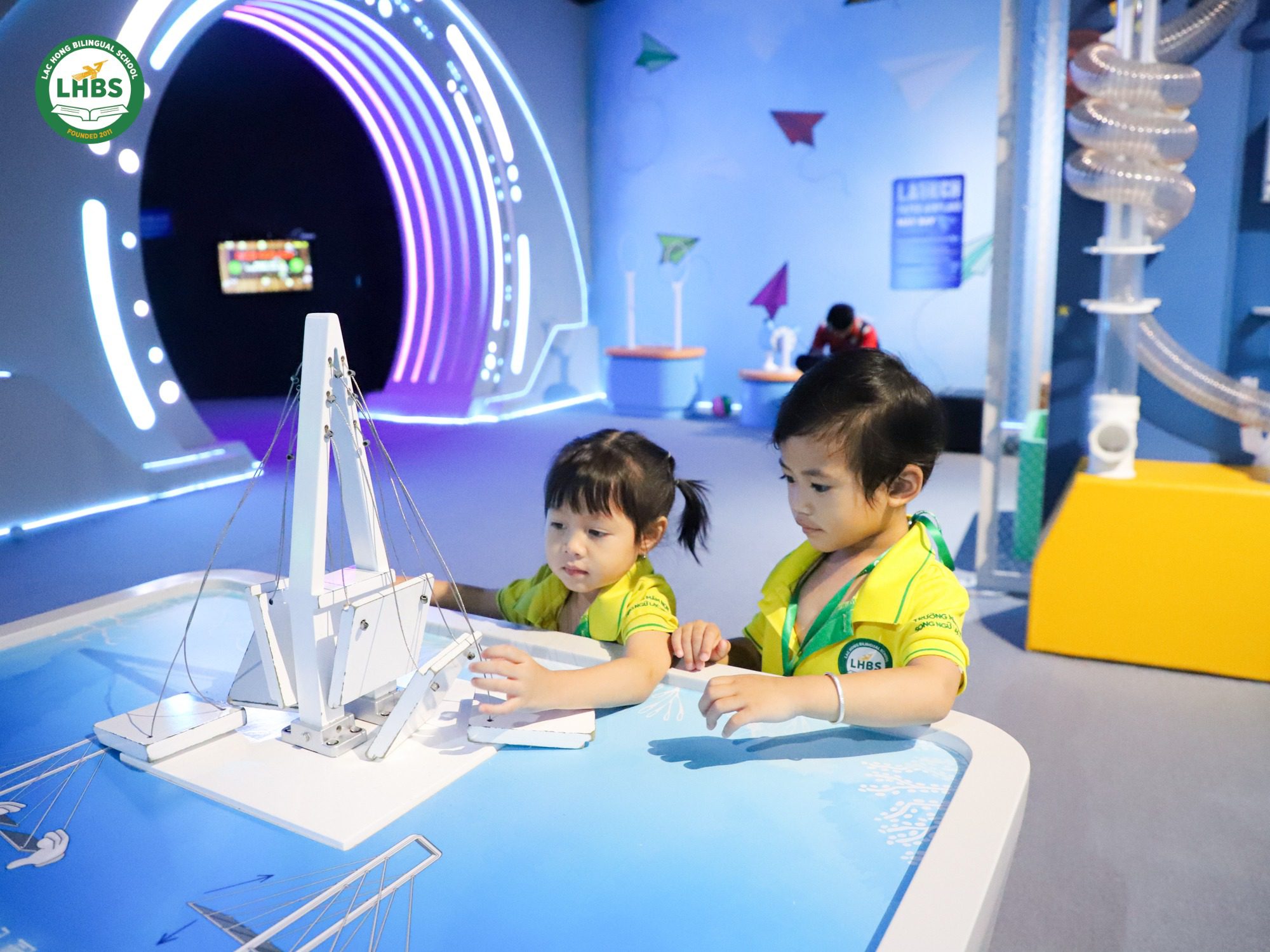 Học sinh Mầm non Song ngữ Lạc Hồng gắn kết bạn bè tại chuyến trải nghiệm Gigamall