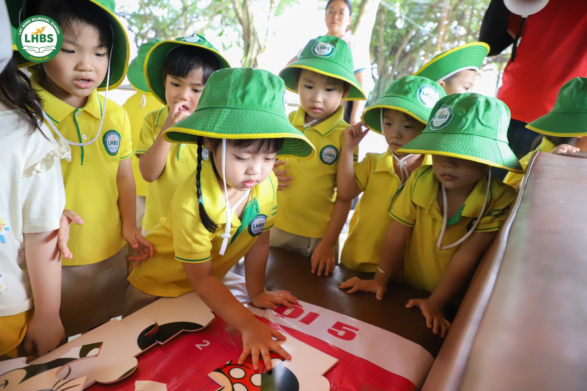 Học sinh Chồi và Lá Mầm non Song ngữ Lạc Hồng khám phá thiên nhiên tại Asia Island Glamping