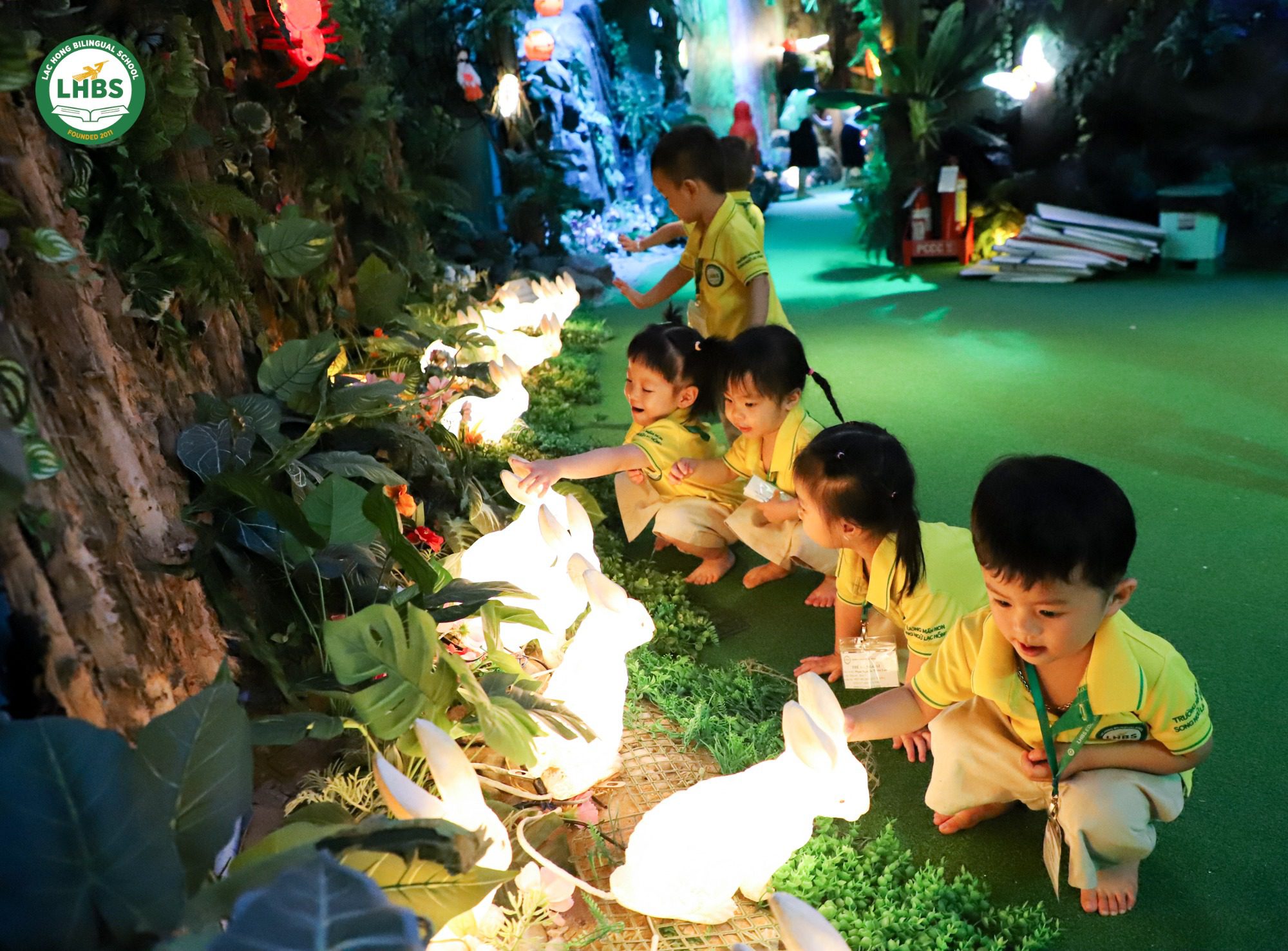 Học sinh Mầm non Song ngữ Lạc Hồng gắn kết bạn bè tại chuyến trải nghiệm Gigamall