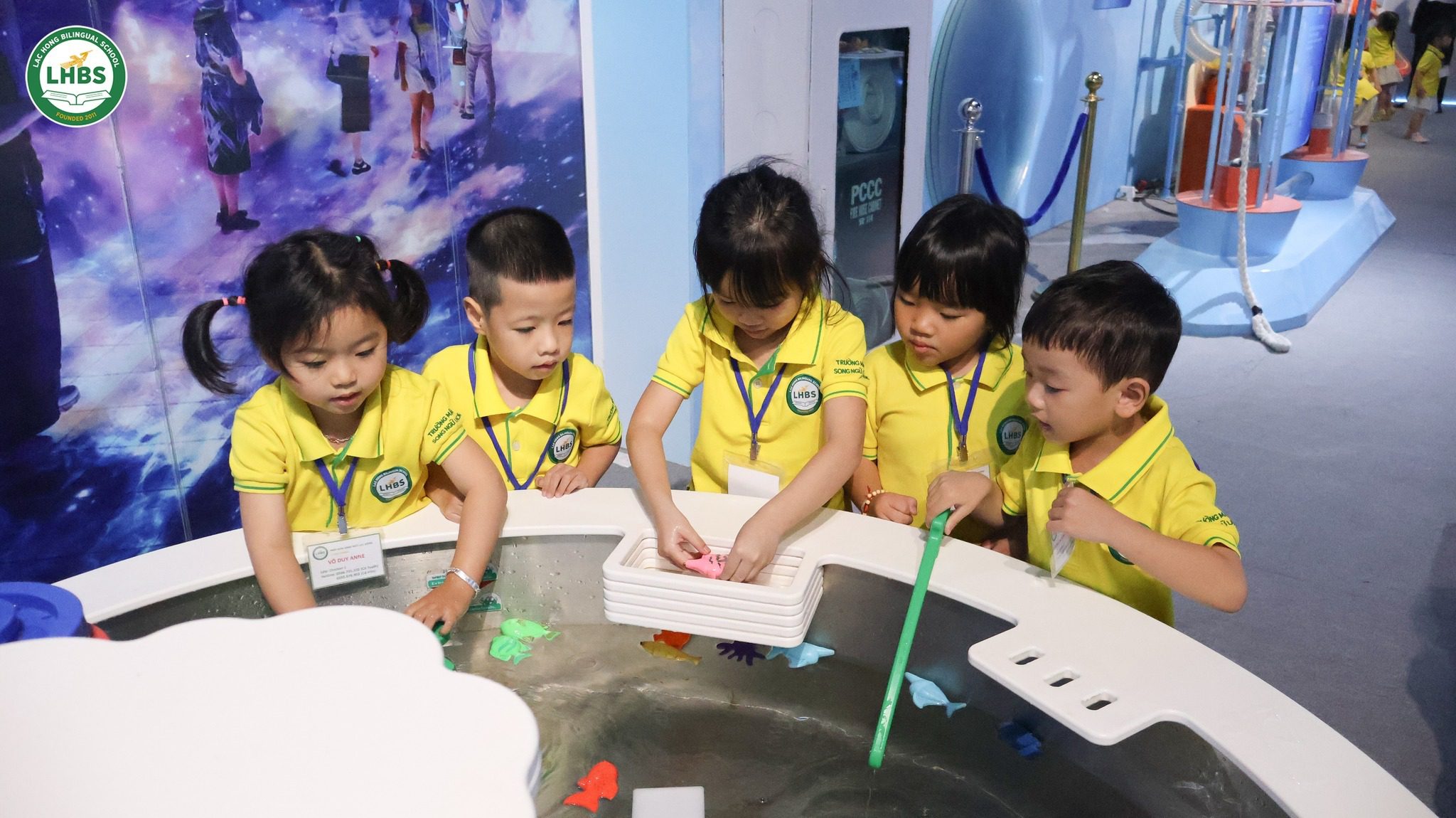 Học sinh Mầm non Song ngữ Lạc Hồng gắn kết bạn bè tại chuyến trải nghiệm Gigamall