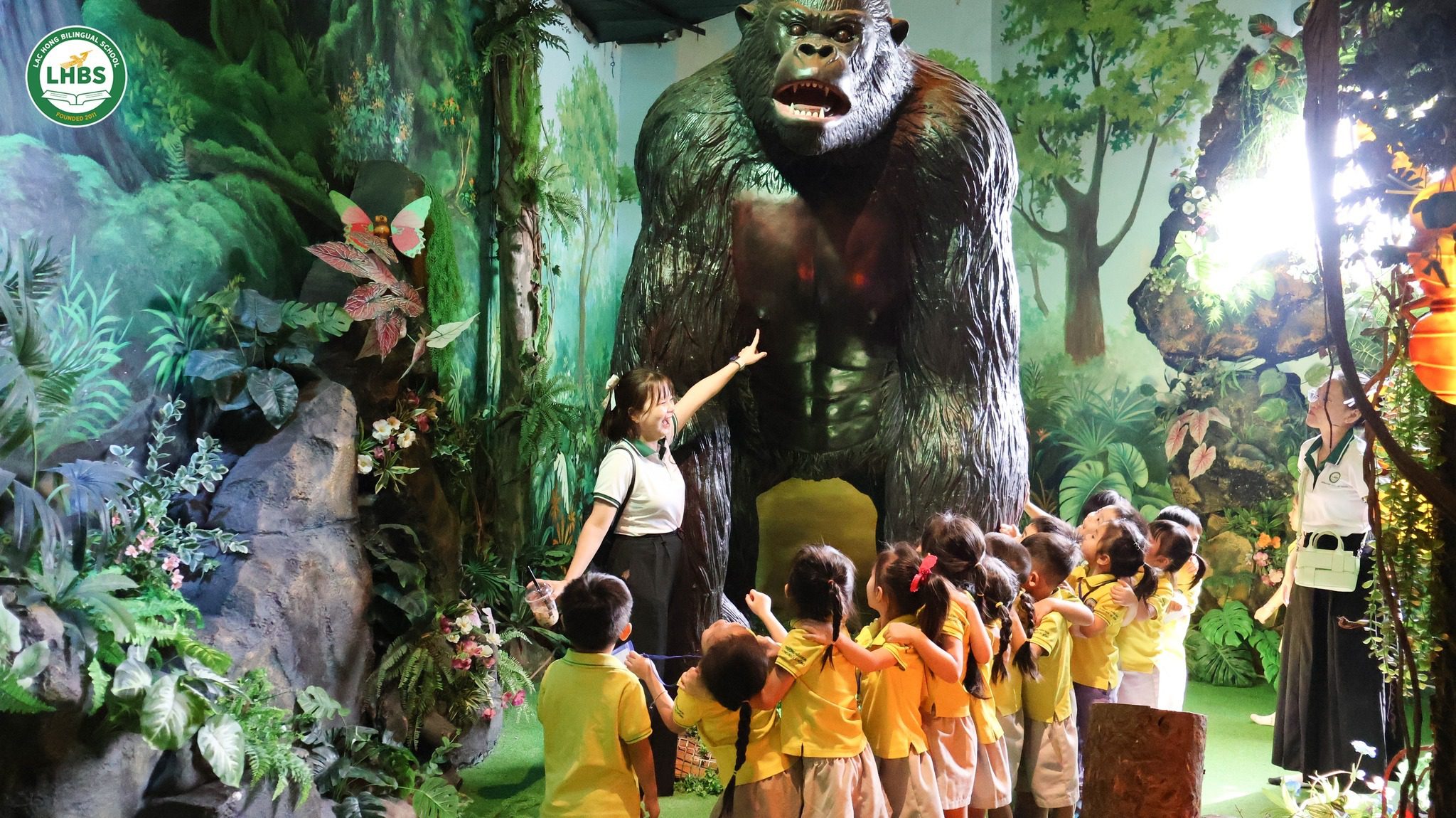 Học sinh Mầm non Song ngữ Lạc Hồng gắn kết bạn bè tại chuyến trải nghiệm Gigamall