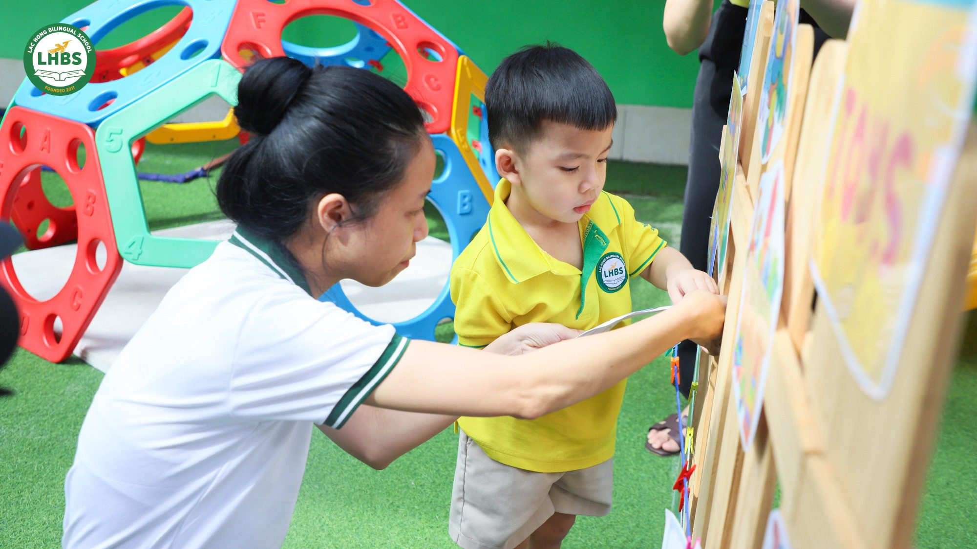 Sự kiện tiếng Anh Toy Quest tại Mầm non Song ngữ Lạc Hồng