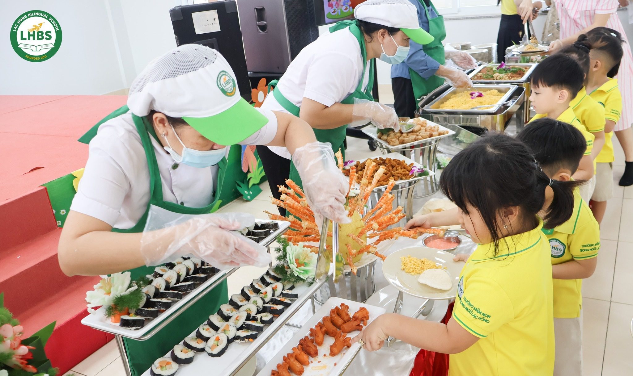 Bữa Tiệc Buffet Tại Mầm non Song ngữ Lạc Hồng Long Khánh – Nâng Cao Chất Lượng Bữa Ăn & Rèn Kĩ Năng Cho Học Sinh