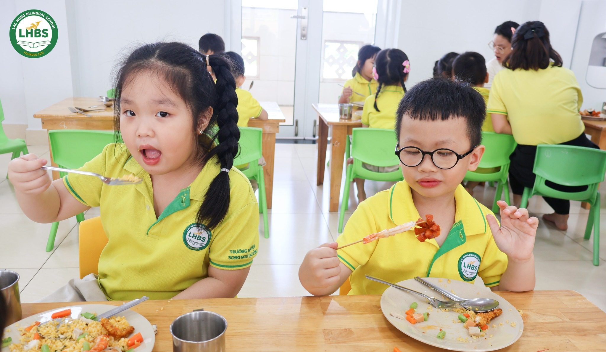 Bữa Tiệc Buffet Tại Mầm non Song ngữ Lạc Hồng Long Khánh – Nâng Cao Chất Lượng Bữa Ăn & Rèn Kĩ Năng Cho Học Sinh